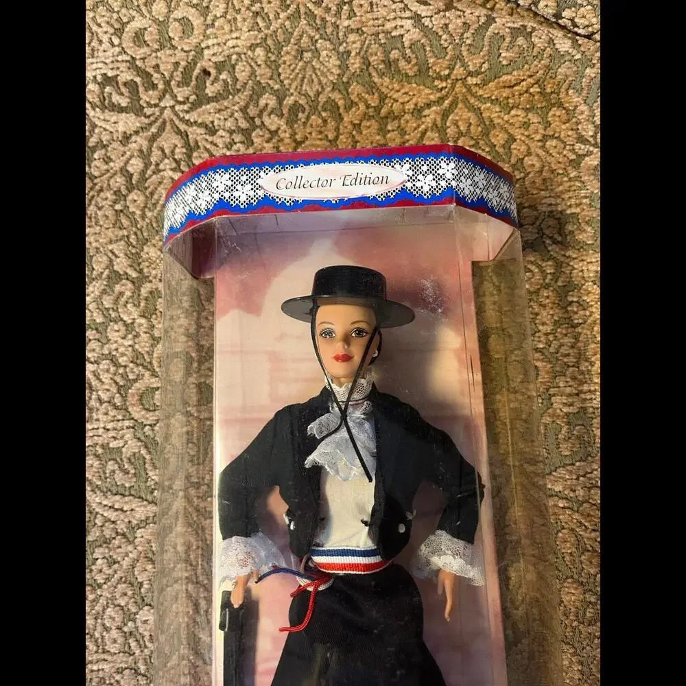 1997 MATTEL BARBIE COLLECTOR EDITION CHILEAN BARBIE DOLLS OF THE‎ WORLD